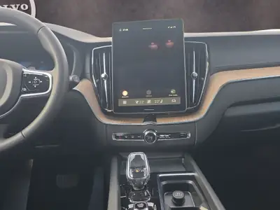 Volvo XC60 2.0 T6 TE Ultra Bright eAWD — SUV hybride rechargeable, 25 km seulement — Miniature 18