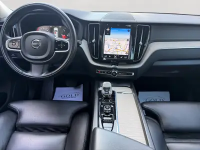 Volvo XC60 B4 Diesel Mild Hybrid AWD — SUV premium robuste, traction intégrale, moteur efficace — Heckansicht
