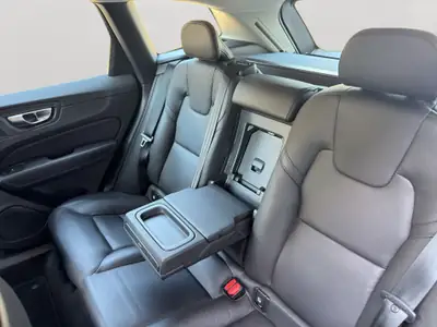 Volvo XC60 B4 Diesel Mild Hybrid AWD — SUV premium robuste, traction intégrale, moteur efficace — Innenraum