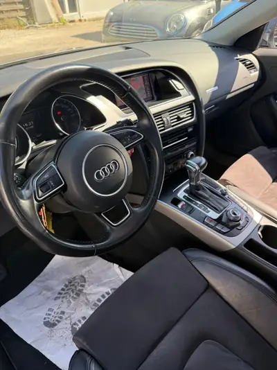 Audi A5 Sportback 1.8 TFSI — Élégance et efficacité, première main suisse — Armaturenbrett