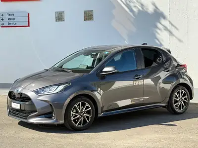 Toyota Yaris 1.5 Premium e-CVT — Hybride économe, premier propriétaire suisse — interni