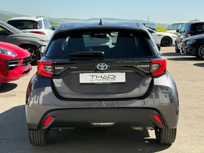 Toyota Yaris 1.5 Premium e-CVT — Hybride économe, premier propriétaire suisse — Miniatura 8