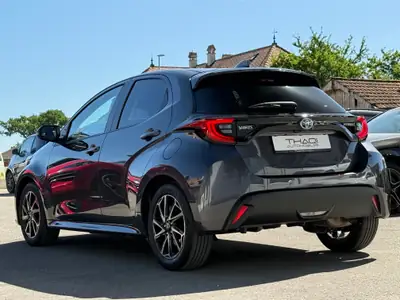Toyota Yaris 1.5 Premium e-CVT — Hybride économe, premier propriétaire suisse — Miniatura 10