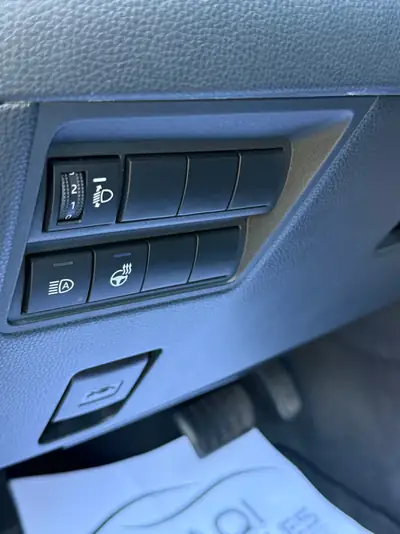Toyota Yaris 1.5 Premium e-CVT — Hybride économe, premier propriétaire suisse — Miniatura 24