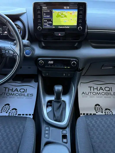 Toyota Yaris 1.5 Premium e-CVT — Hybride économe, premier propriétaire suisse — Miniatura 23