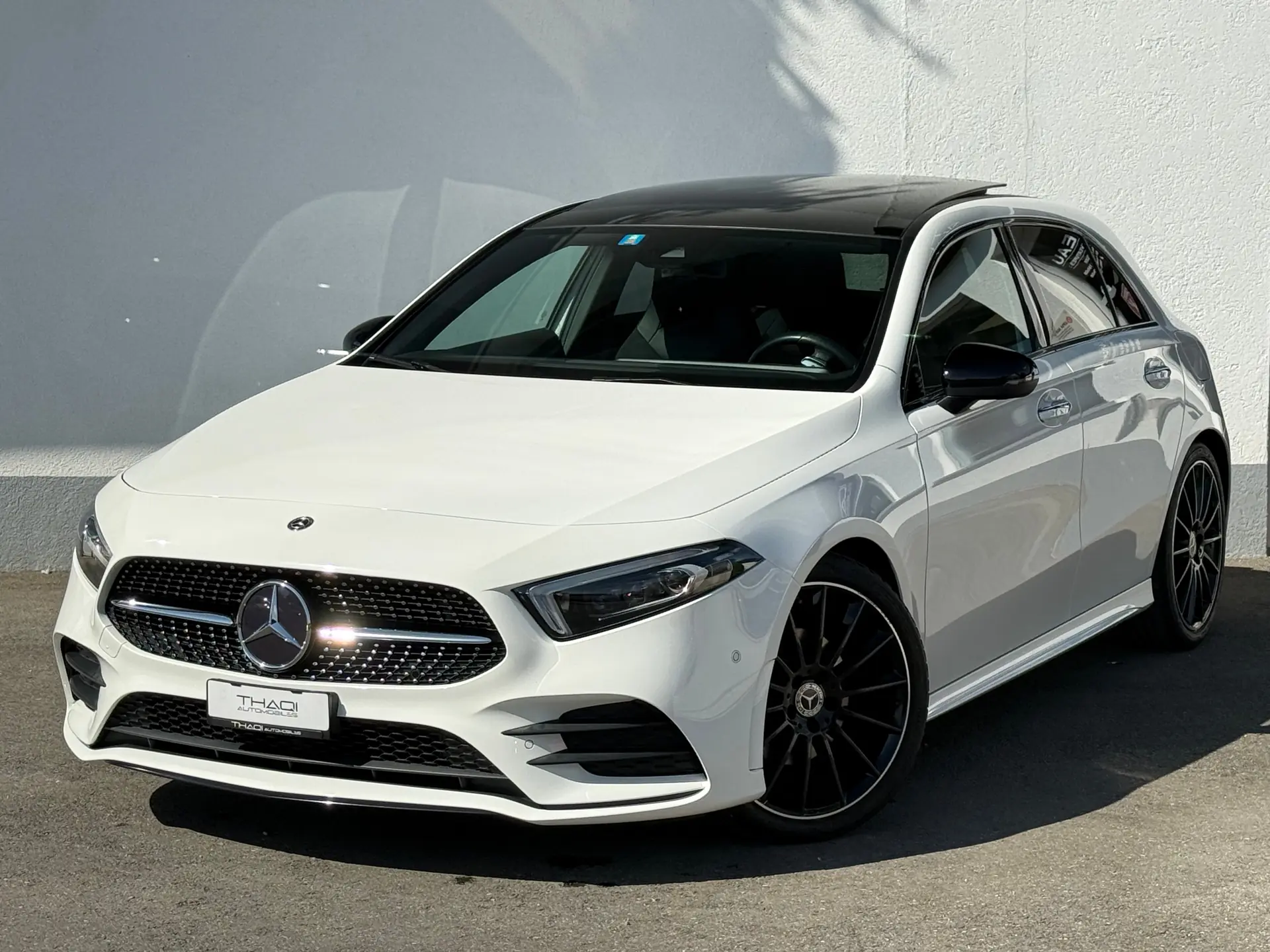 Mercedes-Benz A 200 AMG Line — Berline compacte premium, toit panoramique, entretien suivi