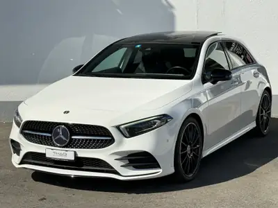 Mercedes-Benz A 200 AMG Line — Berline compacte premium, toit panoramique, entretien suivi — dashboard