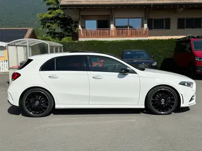 Mercedes-Benz A 200 AMG Line — Berline compacte premium, toit panoramique, entretien suivi — Thumbnail 13