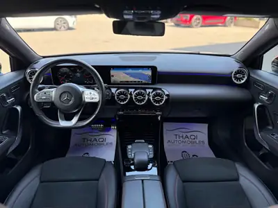 Mercedes-Benz A 200 AMG Line — Berline compacte premium, toit panoramique, entretien suivi — Thumbnail 22