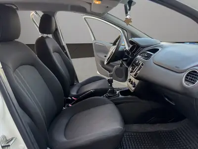 Fiat Punto 1.2 Young 2016 — Citadine fiable, climatisation, sans accident — Thumbnail 17