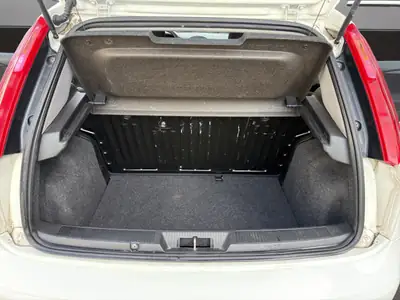 Fiat Punto 1.2 Young 2016 — Citadine fiable, climatisation, sans accident — Thumbnail 19