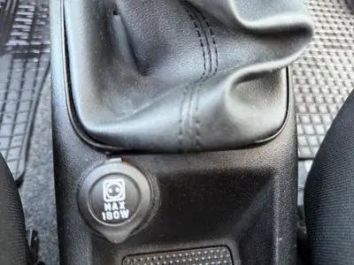Fiat Punto 1.2 Young 2016 — Citadine fiable, climatisation, sans accident — Thumbnail 23