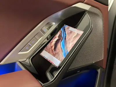 BMW 740d xDrive 48V M Sport — Berline de luxe hybride mild, premier propriétaire, kilométrage très faible — Thumbnail 8