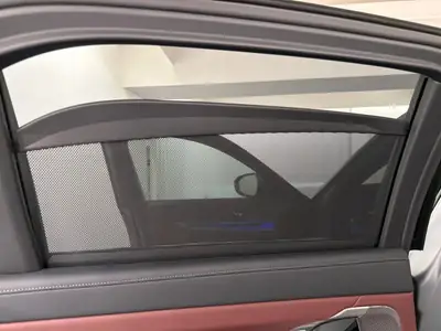 BMW 740d xDrive 48V M Sport — Berline de luxe hybride mild, premier propriétaire, kilométrage très faible — Thumbnail 11