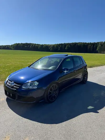 VW Golf 3.2 V6 R32 DSG 4motion — Berline sportive légendaire, 250 ch tous terrains — vista esterna
