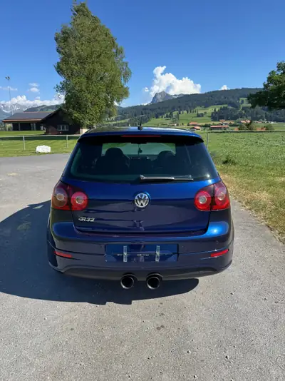 VW Golf 3.2 V6 R32 DSG 4motion — Berline sportive légendaire, 250 ch tous terrains — dettaglio