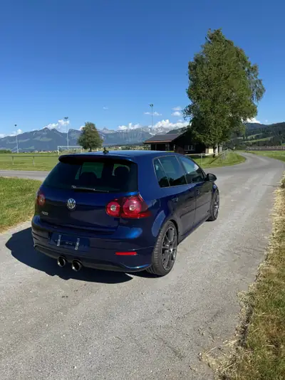 VW Golf 3.2 V6 R32 DSG 4motion — Berline sportive légendaire, 250 ch tous terrains — interni