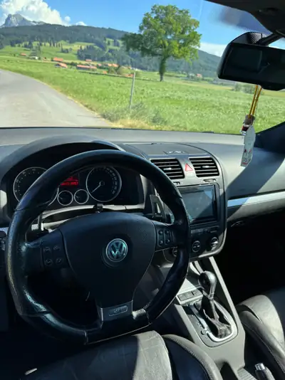 VW Golf 3.2 V6 R32 DSG 4motion — Berline sportive légendaire, 250 ch tous terrains — Miniatura 15