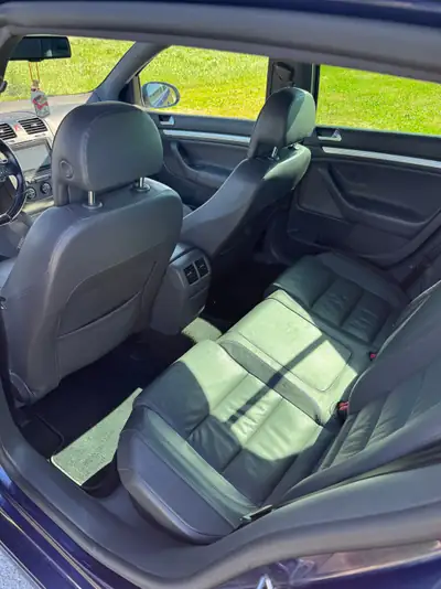 VW Golf 3.2 V6 R32 DSG 4motion — Berline sportive légendaire, 250 ch tous terrains — Miniatura 13
