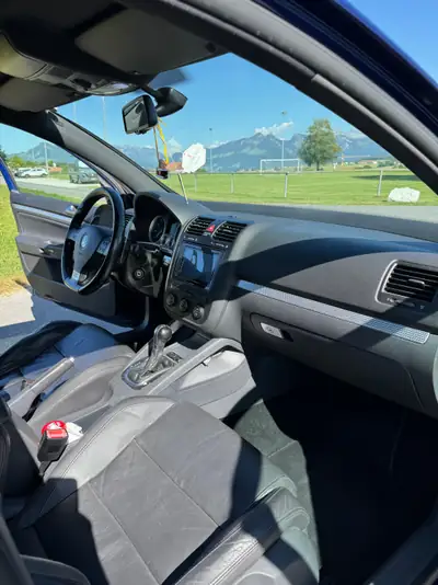 VW Golf 3.2 V6 R32 DSG 4motion — Berline sportive légendaire, 250 ch tous terrains — Miniatura 16