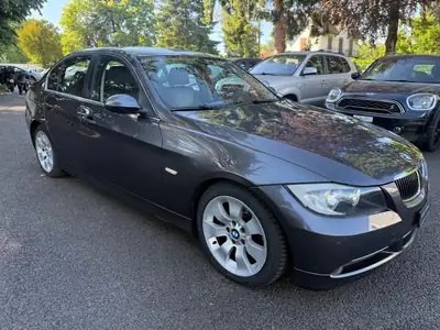 BMW 330i — Berline élégante, moteur performant, 167'000 km seulement — côté
