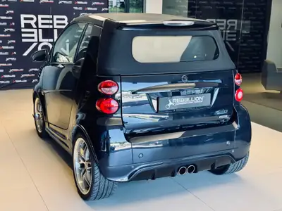 Smart Fortwo Brabus Softouch Cabriolet — Décapotable urbaine 102 ch, entretien certifié — Innenraum