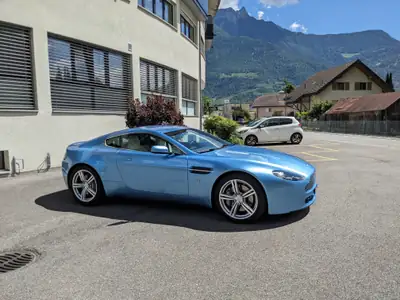 Aston Martin V8 Vantage 4.7 Sportshift — Coupé sportif britannique, 426 ch d'exception — Detail