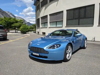 Aston Martin V8 Vantage 4.7 Sportshift — Coupé sportif britannique, 426 ch d'exception — Miniatur 8