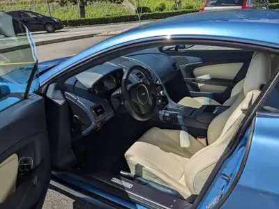 Aston Martin V8 Vantage 4.7 Sportshift — Coupé sportif britannique, 426 ch d'exception — Miniatur 12