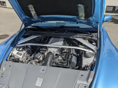 Aston Martin V8 Vantage 4.7 Sportshift — Coupé sportif britannique, 426 ch d'exception — Miniatur 14