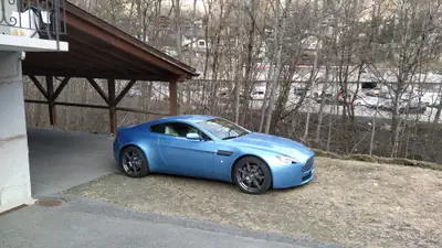 Aston Martin V8 Vantage 4.7 Sportshift — Coupé sportif britannique, 426 ch d'exception — Miniatur 15