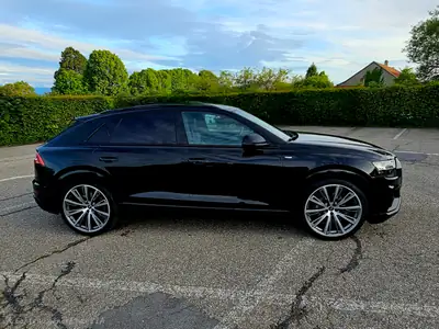 Audi Q8 50 TDI Black Edition — SUV premium diesel, équipé hivernage complet — arrière