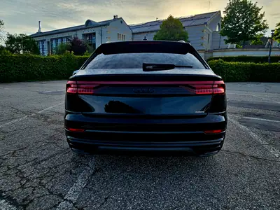 Audi Q8 50 TDI Black Edition — SUV premium diesel, équipé hivernage complet — tableau de bord