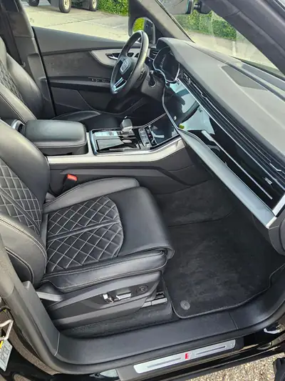 Audi Q8 50 TDI Black Edition — SUV premium diesel, équipé hivernage complet — Miniature 7