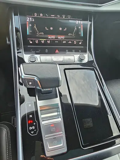Audi Q8 50 TDI Black Edition — SUV premium diesel, équipé hivernage complet — Miniature 11