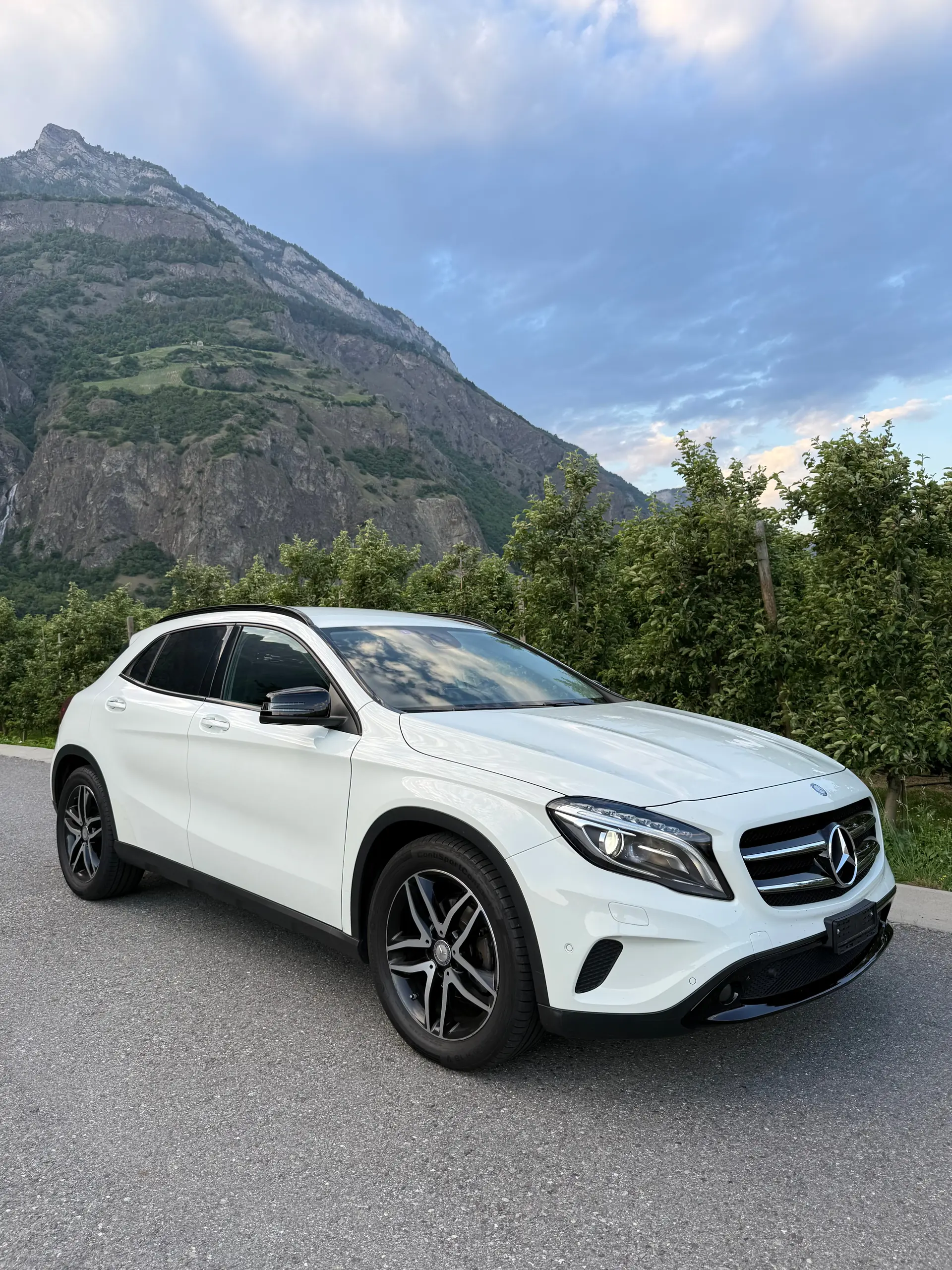 Mercedes-Benz GLA 200 Night Star — SUV compact premium, 32 500 km, première main