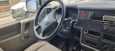 VW T4 TDI Camper Carthago — Aménagement d'usine, 4 couchages, prêt à l'aventure — cruscotto