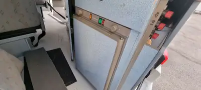 VW T4 TDI Camper Carthago — Aménagement d'usine, 4 couchages, prêt à l'aventure — Miniatura 8