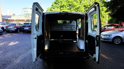 Renault Trafic 1.6 dCi 95 — Utilitaire fiable, 114'000 km, sans sinistre — Miniature 7