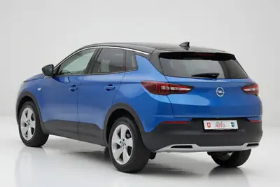 Opel Grandland X 1.2i TP Ultimate — SUV automatique épargne-carburant, première main — rear view