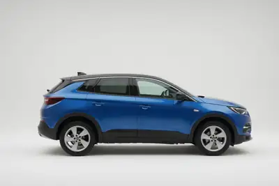 Opel Grandland X 1.2i TP Ultimate — SUV automatique épargne-carburant, première main — detail