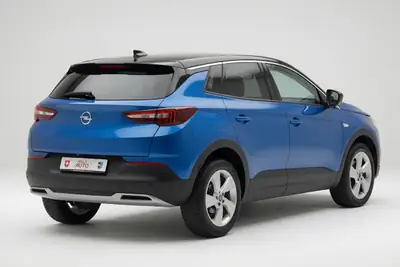 Opel Grandland X 1.2i TP Ultimate — SUV automatique épargne-carburant, première main — dashboard