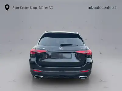 Mercedes-Benz GLC 200 AMG Line 4MATIC — SUV hybride mild-hybrid, 7000 km seulement — intérieur