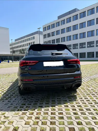 Audi RS Q3 2.5 TFSI Quattro — Performance 400 ch, SUV sportif d'exception — rear view