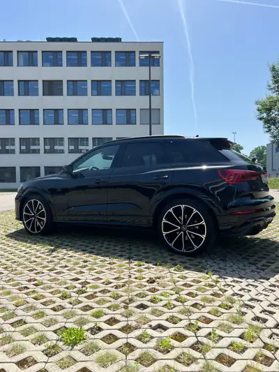 Audi RS Q3 2.5 TFSI Quattro — Performance 400 ch, SUV sportif d'exception — side view