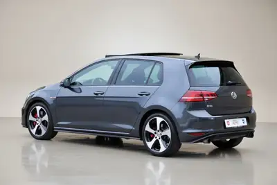 VW Golf 2.0 TSI GTI Performance — 230 ch dynamiques, entretien certifié — Heckansicht