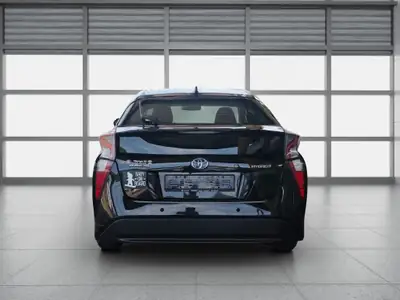 Toyota Prius 1.8 VVT-i HSD Sol 2017 — Hybride économique, entretien impeccable — dashboard
