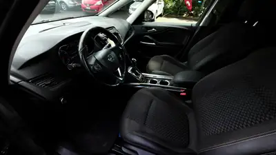 Opel Zafira 1.6 Turbo 170 ch — Monospace 7 places automatique, entretien régulier — Miniature 11