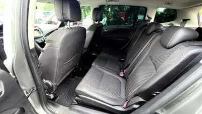 Opel Zafira 1.6 Turbo 170 ch — Monospace 7 places automatique, entretien régulier — Miniature 13