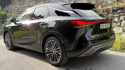 Lexus RX 450h+ Excellence — SUV hybride rechargeable, 44 800 km seulement — arrière